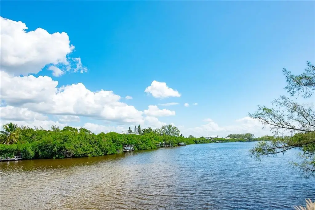 5241 ALPACA DR,WEEKI WACHEE,34607