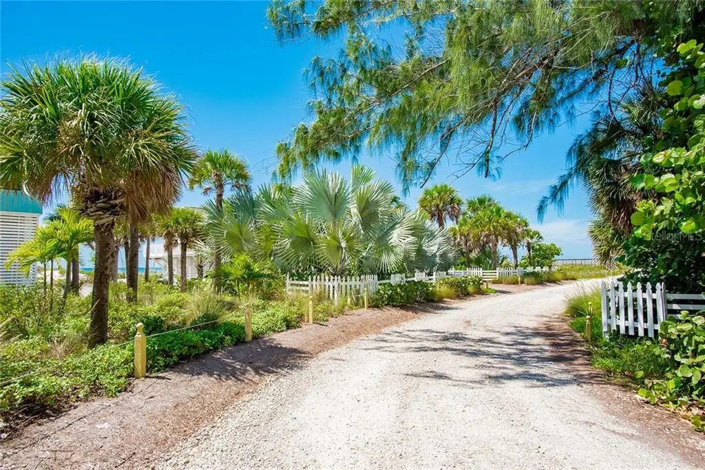 5241 ALPACA DR,WEEKI WACHEE,34607