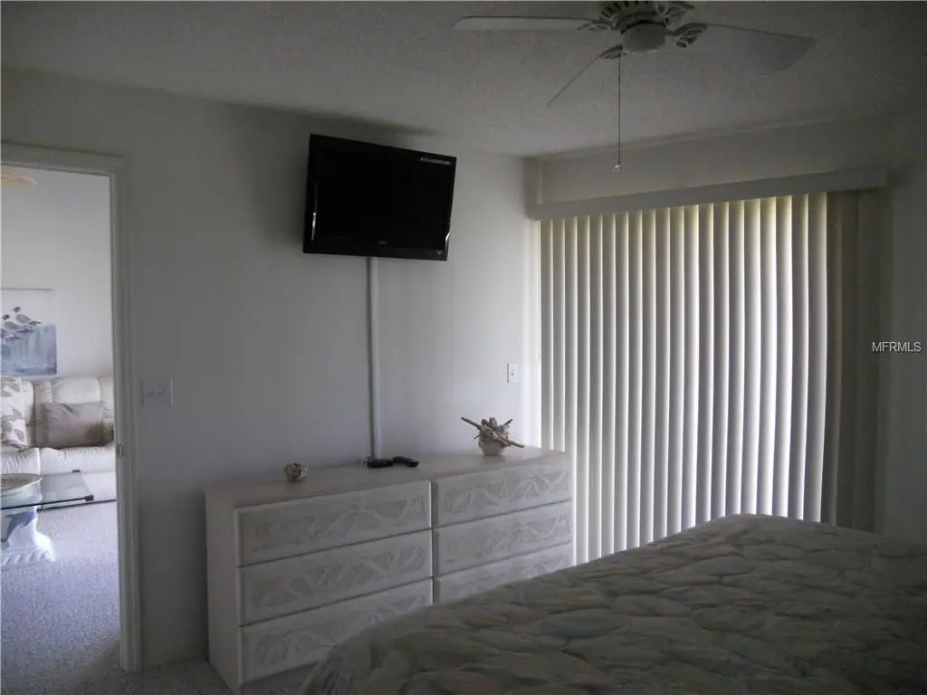 7911  WHITEBRIDGE GLN ,UNIVERSITY PARK,34201