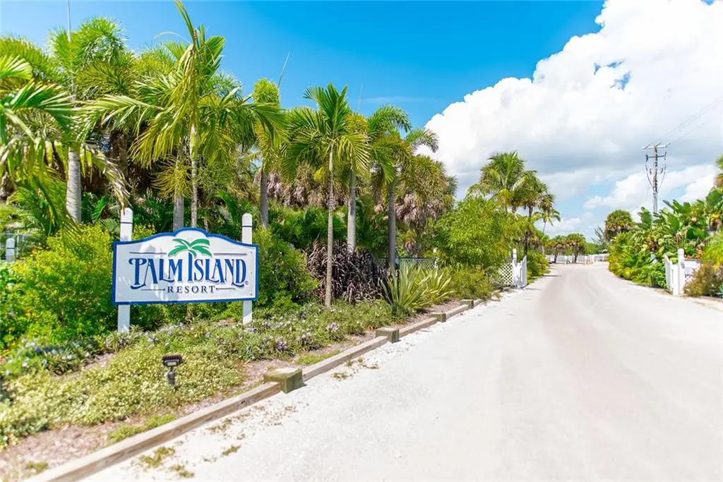 5241 ALPACA DR,WEEKI WACHEE,34607